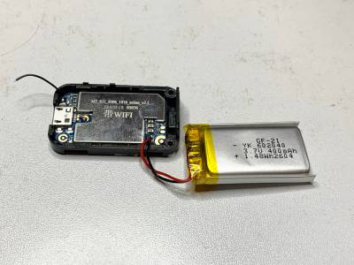 WiFi module and battery of the GF-22 GPS Traker