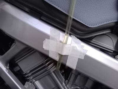 Inspecting the fuel level in float chamber Inspecting the fuel level in float chamber