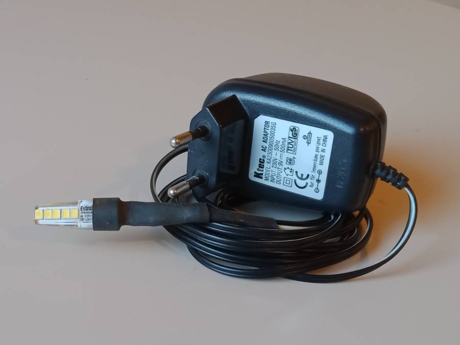 lampada-con-alimentatore.jpg